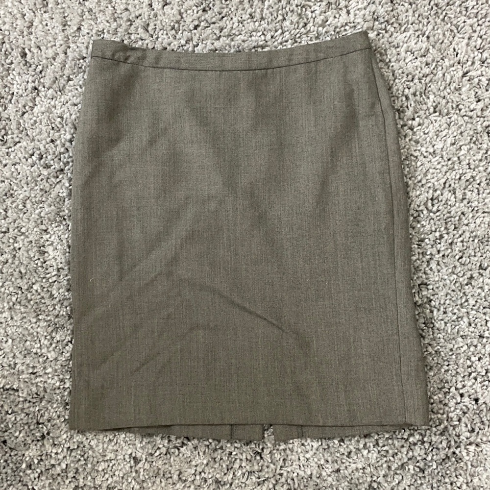 Gap sz 2 gray knee-length pencil skirt
